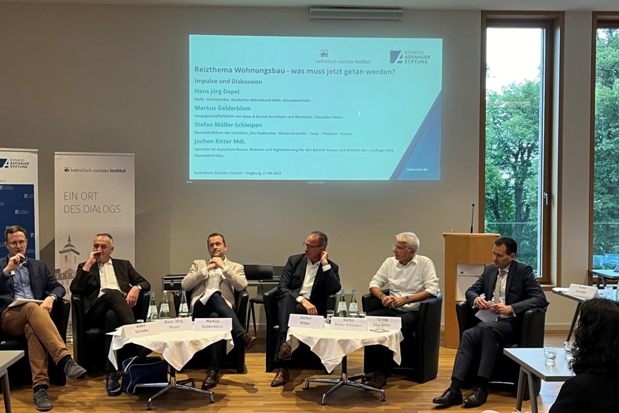 Podium 'Guter Wohnraum für alle'