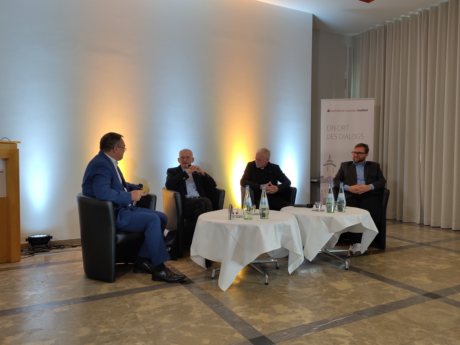 Podiumsdiskussion im KSI: Was können wir von Papst Leo XIV. erwarten?