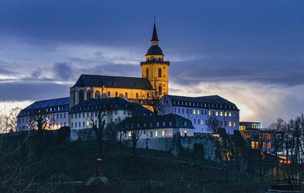 Abtei Michaelsberg im Herbst