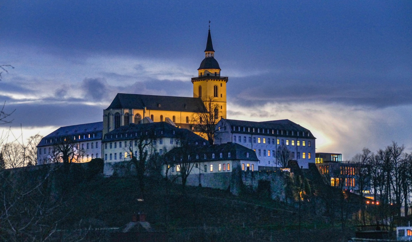 Abtei Michaelsberg im Herbst