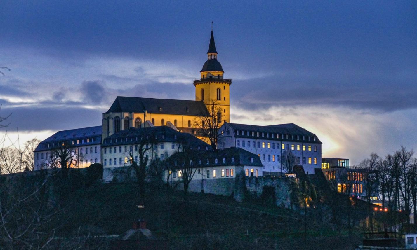Abtei Michaelsberg im Herbst