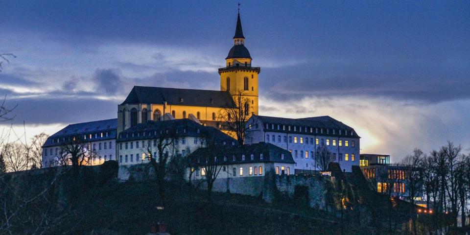 Abtei Michaelsberg im Herbst